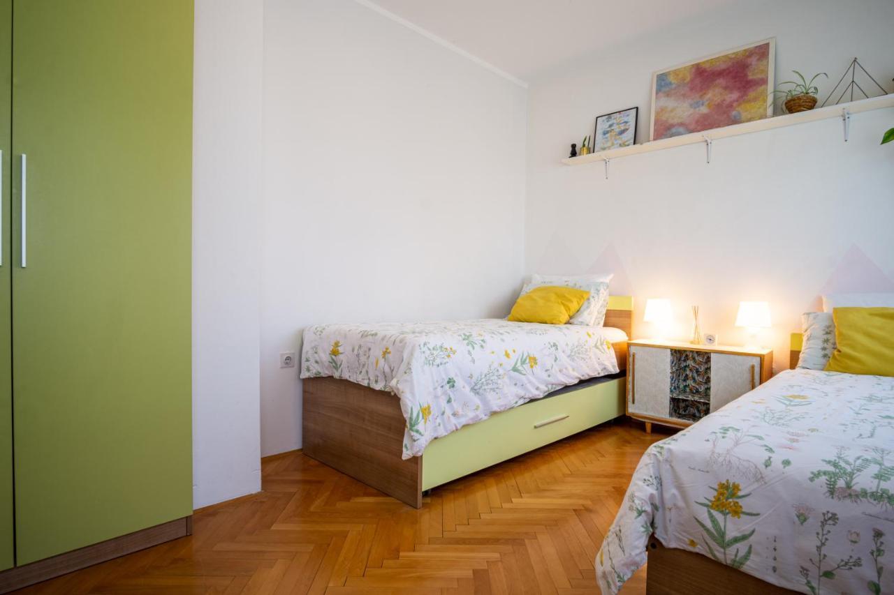 Spacious Apartment By The Sea 8+4 Pula Exterior foto